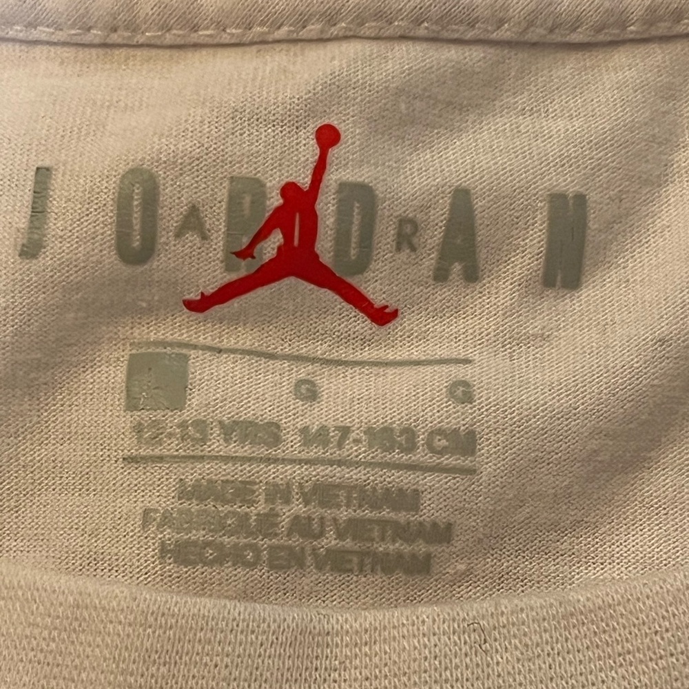 Youth Large (12-13) Jordan White Short Sleeve Shirt - Picture 3 of 5